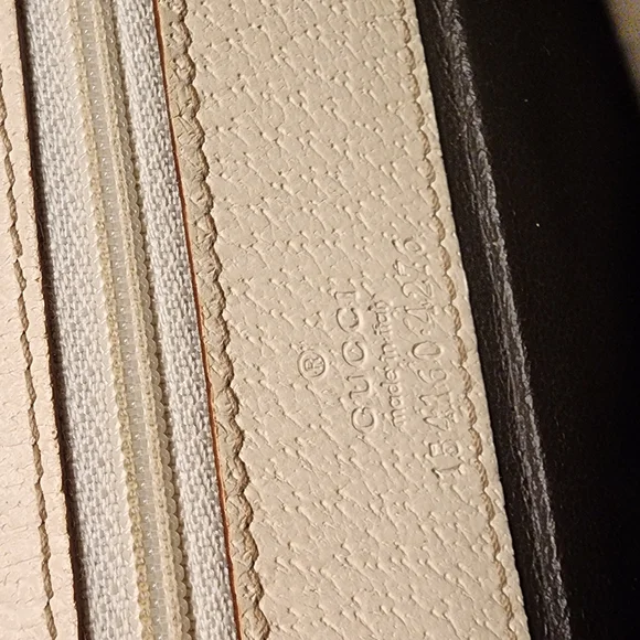 Gucci Cream Chain & Charm Foldover Wallet - Picture 13 of 16